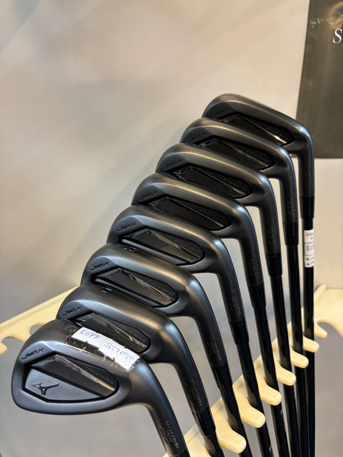 Mizuno JPX 925 FORGED (4-PW+GAP) (STIFF GRAPHITE FLEX)