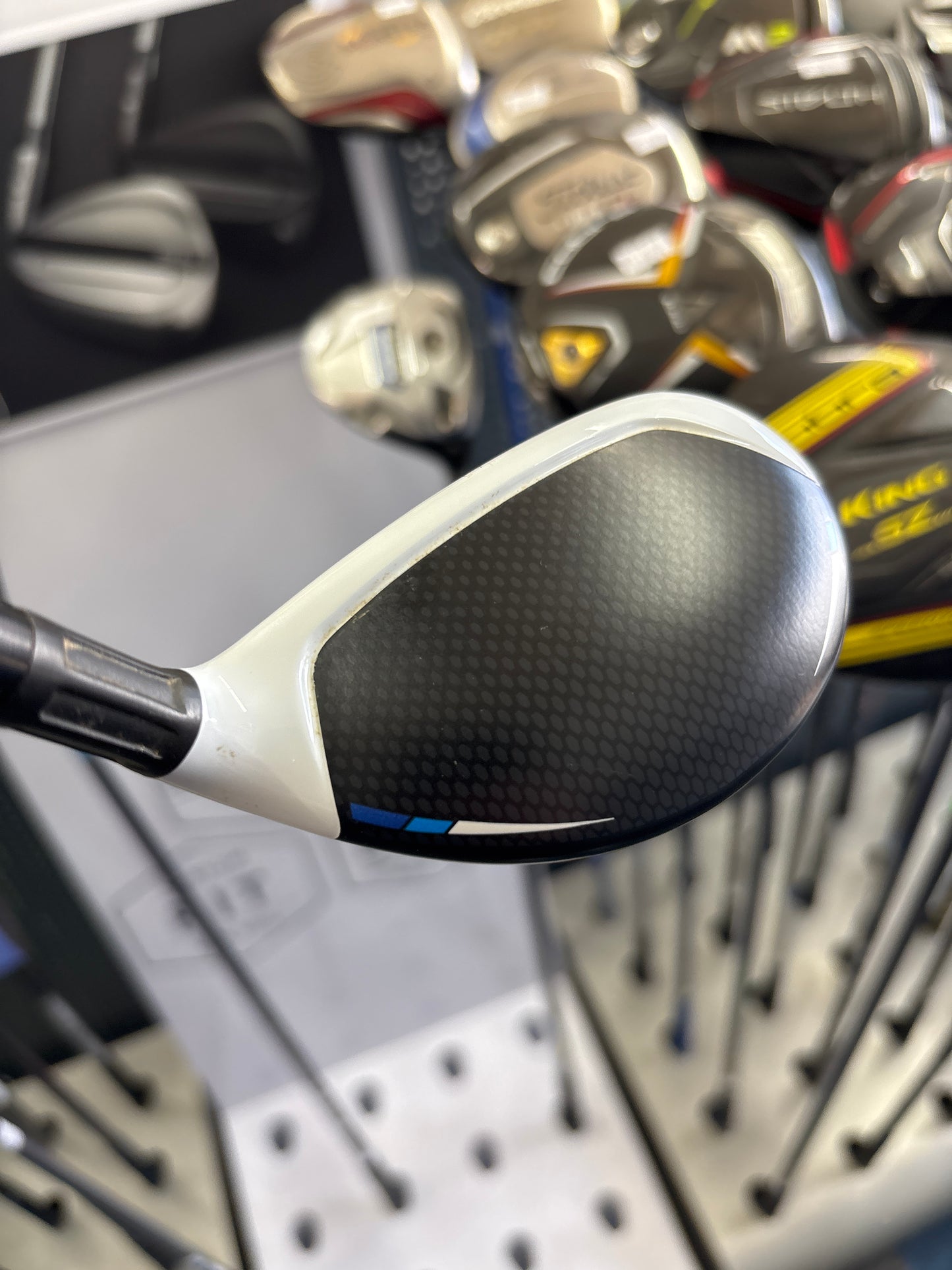 Taylormade SIM 2 MAX 4 Hybrid (STIFF FLEX)