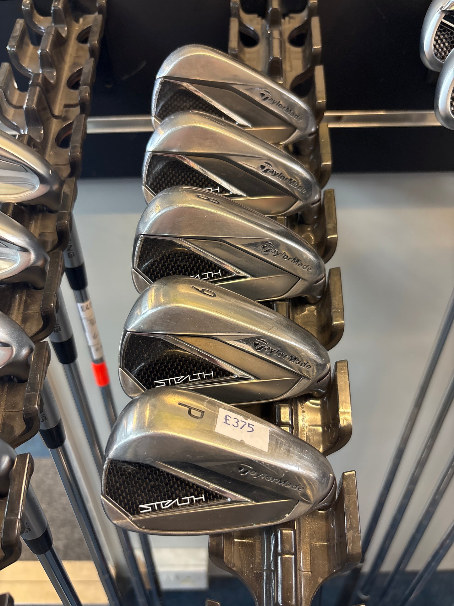 TaylorMade Stealth (6-PW) (REGULAR GRAPHITE FLEX)