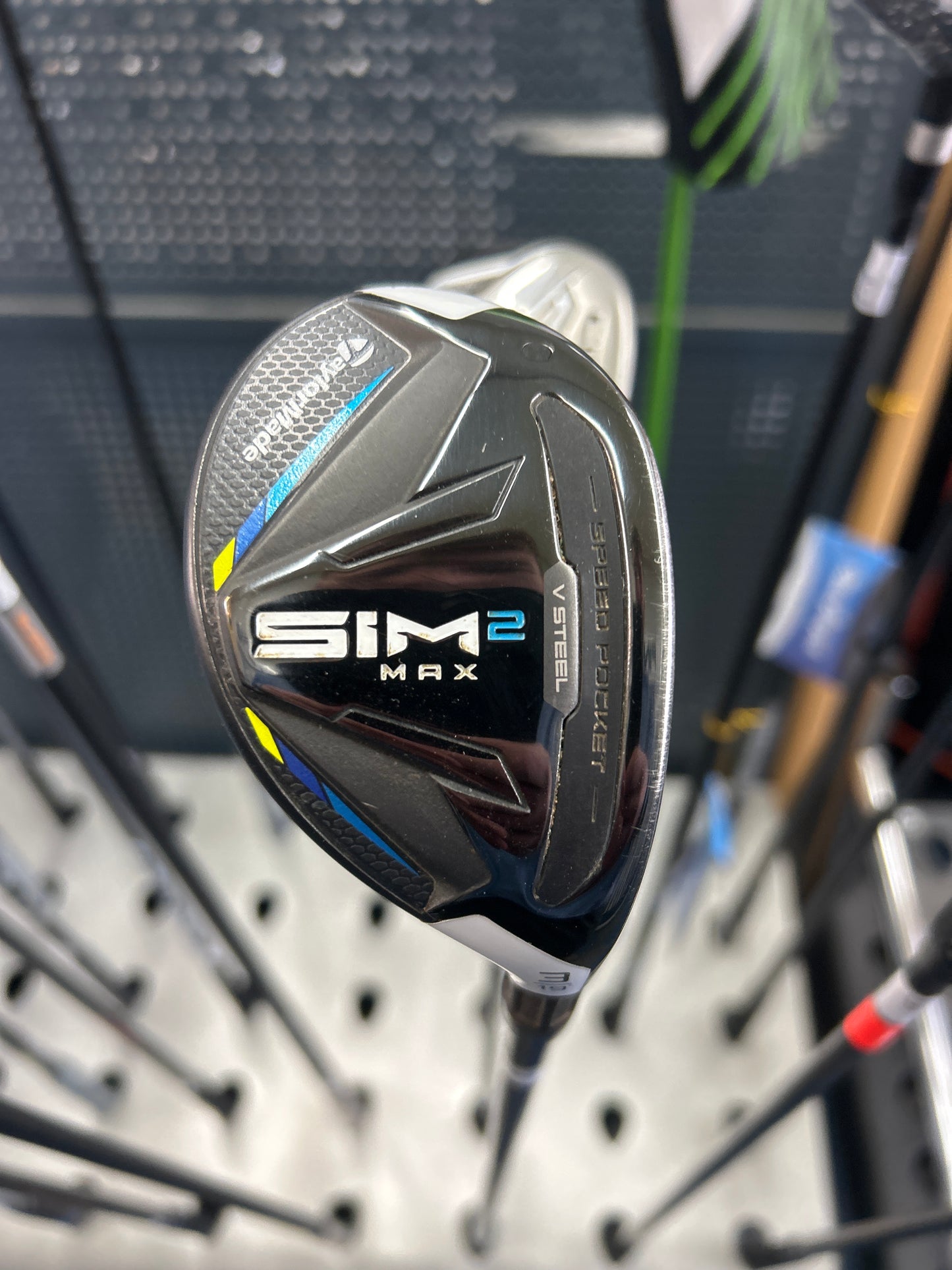 TaylorMade SIM 2 MAX 19 DEGREE 3 HYBRID (REGULAR FLEX)