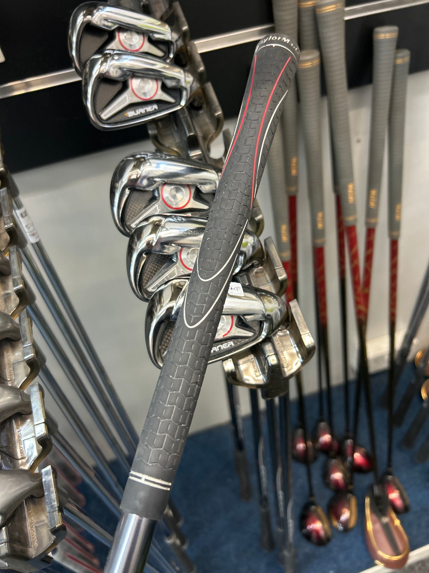 TaylorMade Burner (5- PW GRAPHITE REGULAR FLEX)
