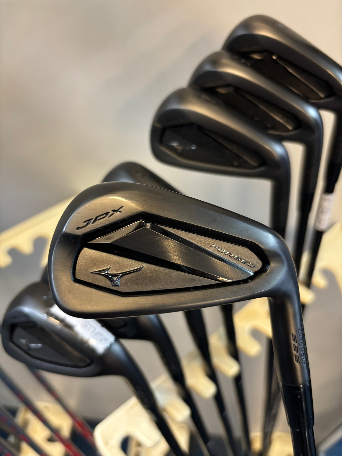 Mizuno JPX 925 FORGED (4-PW+GAP) (STIFF GRAPHITE FLEX)