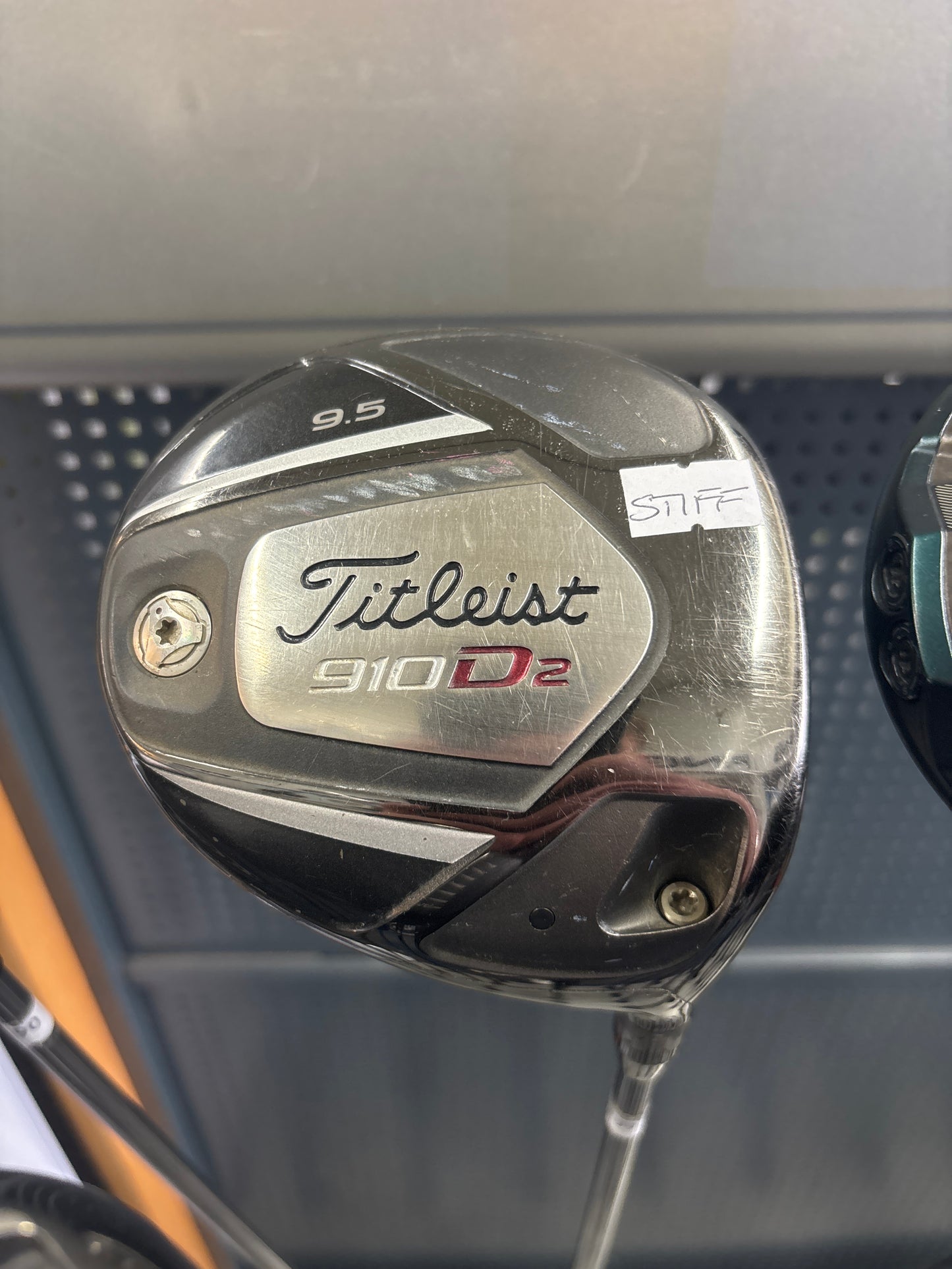 TITLEIST 910 D2 9.5” Degree (STIFF FLEX)