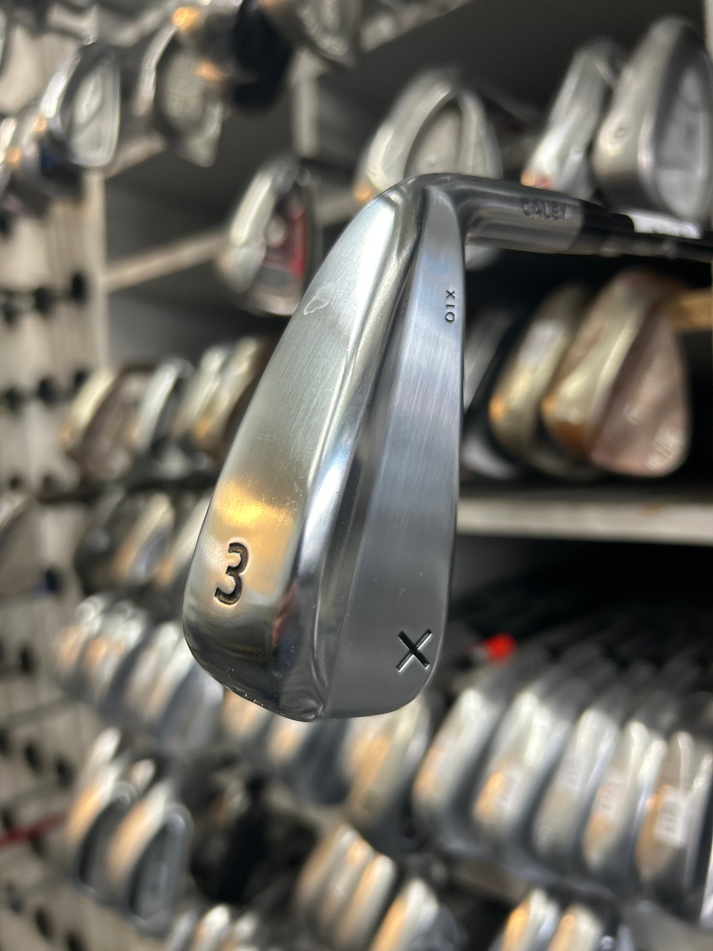 Caley O1X 3 Iron (REGULAR GRAPHITE FLEX)