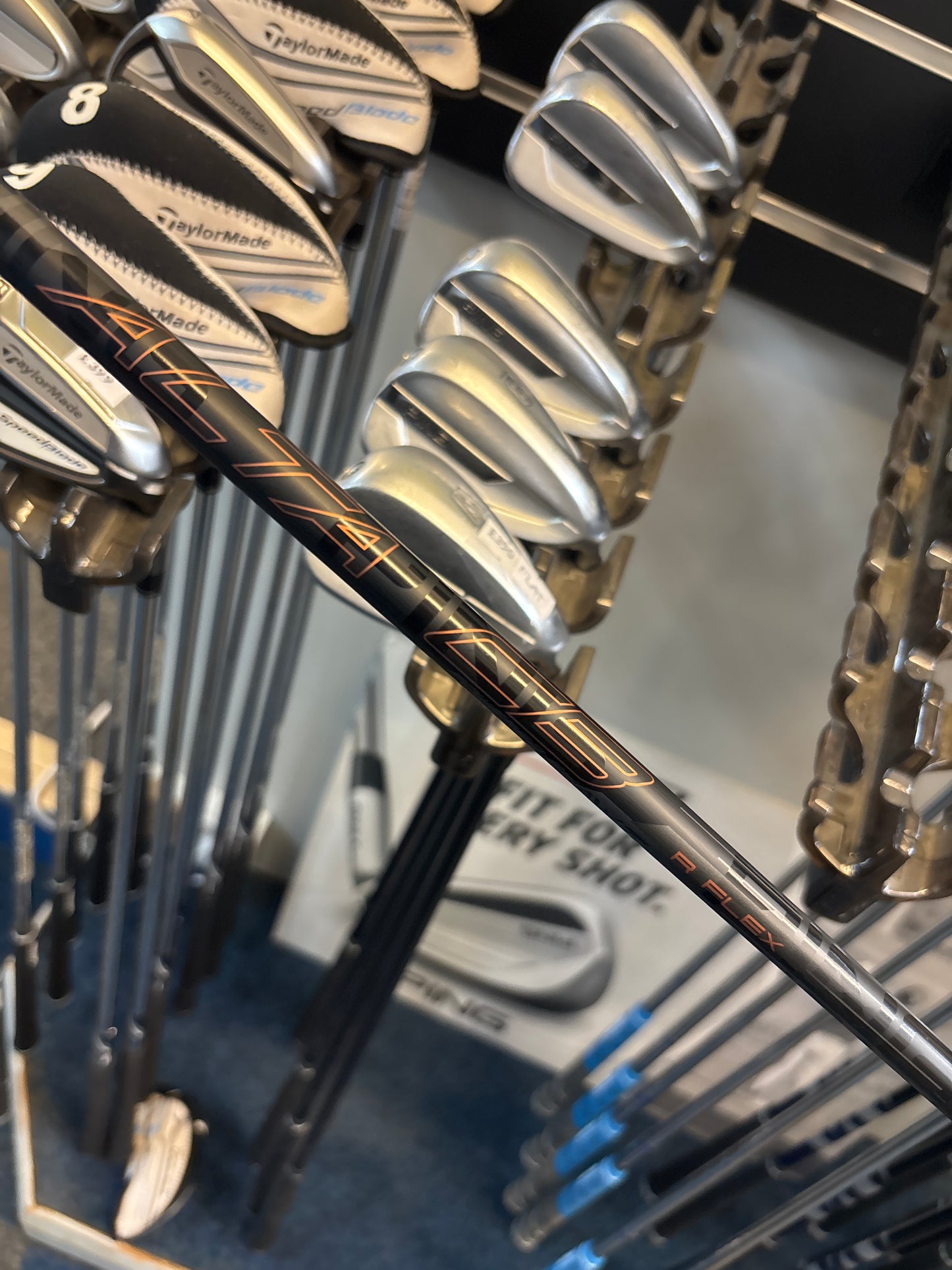 PING G700 (5-PW) (Regular Graphite Flex)