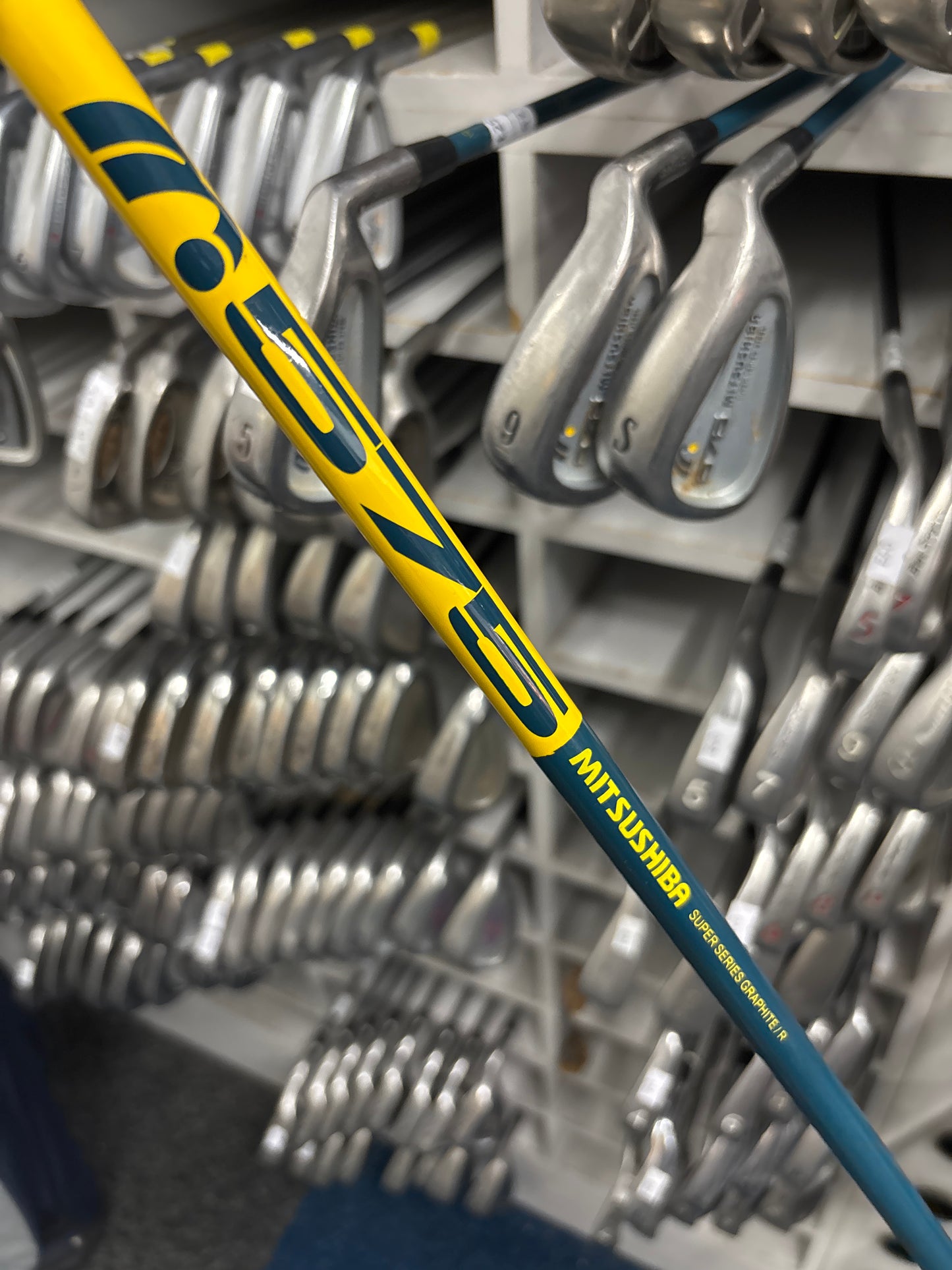 MITSUSHIBA SUPER SERIES STEEL HALF SET (5,7,9,SW) (Regular GRAPHITE Flex)