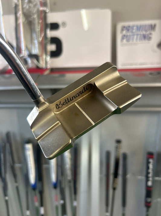 Bettinardi Queen B #8 ARM LOCK (41”)