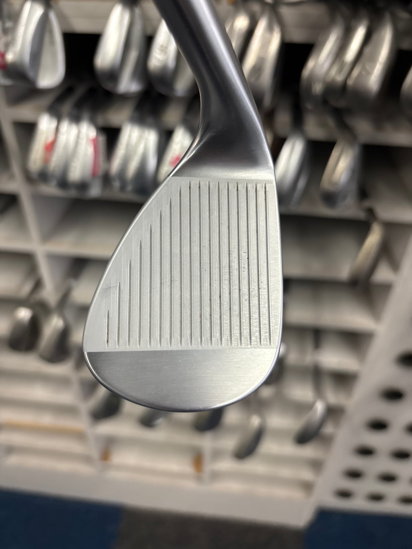 TITLEIST SM10 VOKEY 54’’ DEGREE (12 DEGREES OF BOUNCE)