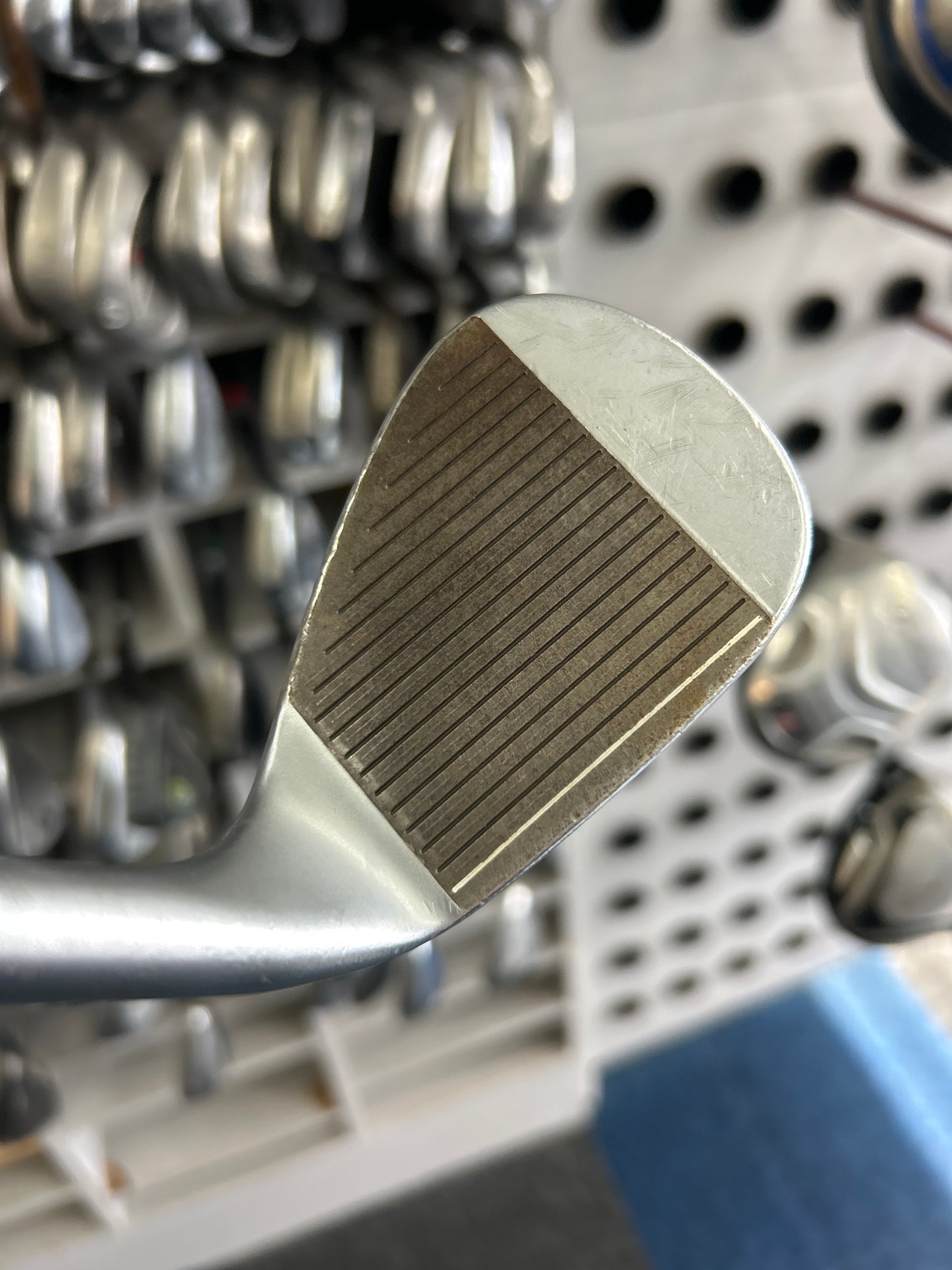 TaylorMade MILLED GRIND 3 56 DEGREE (12 DEGREES OF BOUNCE)  (Left Handed)