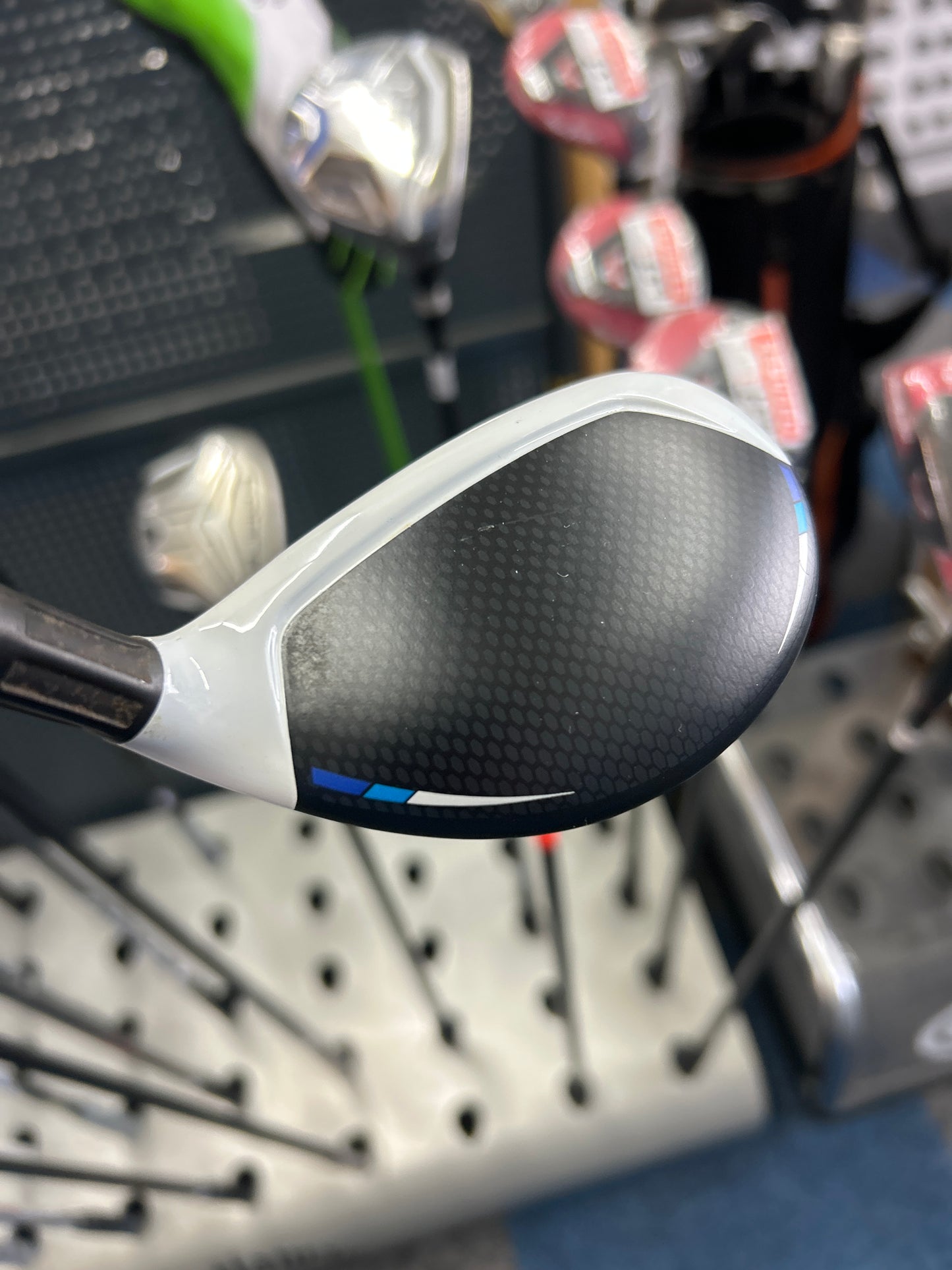 TaylorMade SIM 2 MAX 19 DEGREE 3 HYBRID (REGULAR FLEX)