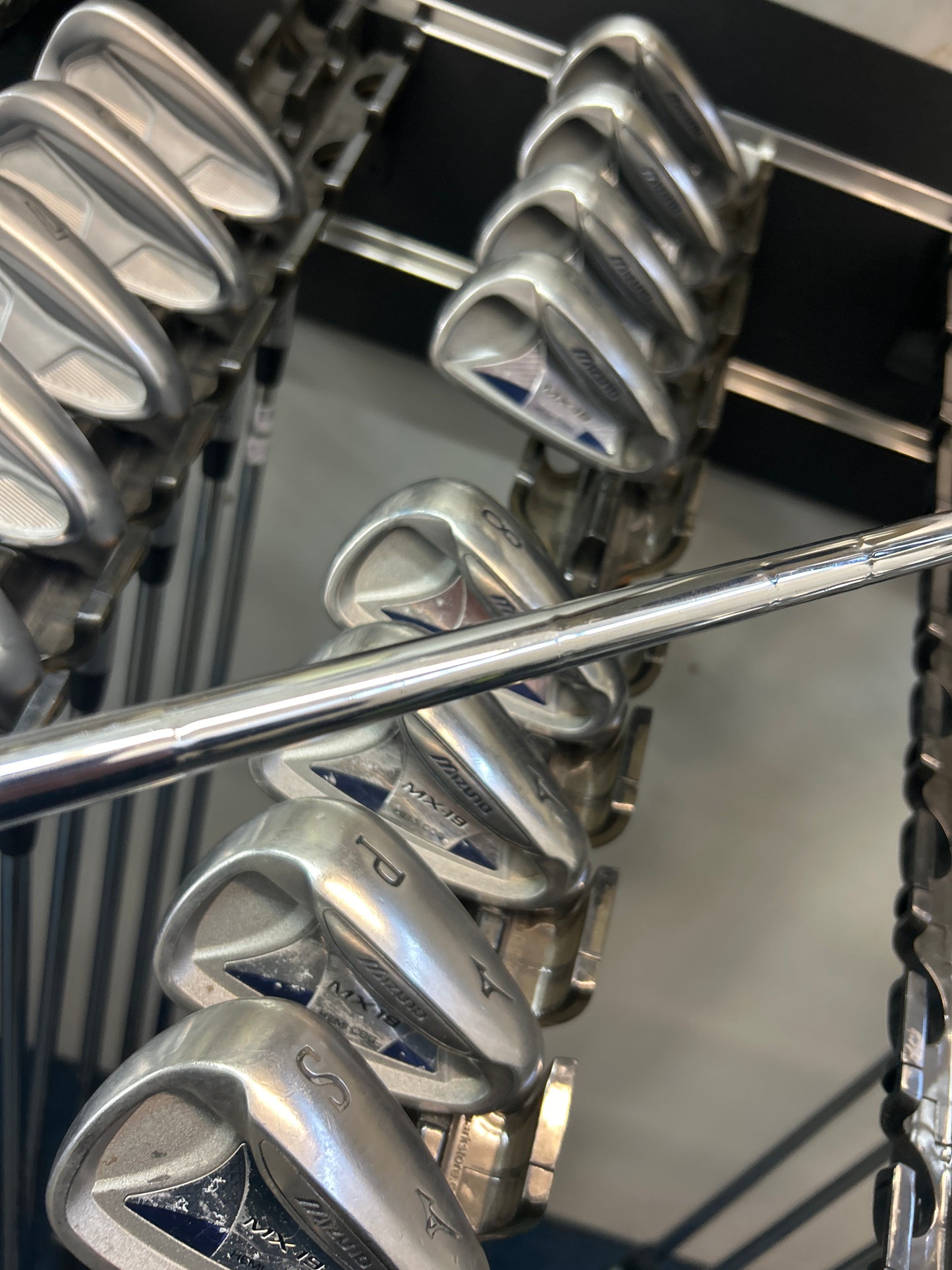 MIZUNO MX-19 (3-PW+SW, REGULAR FLEX)