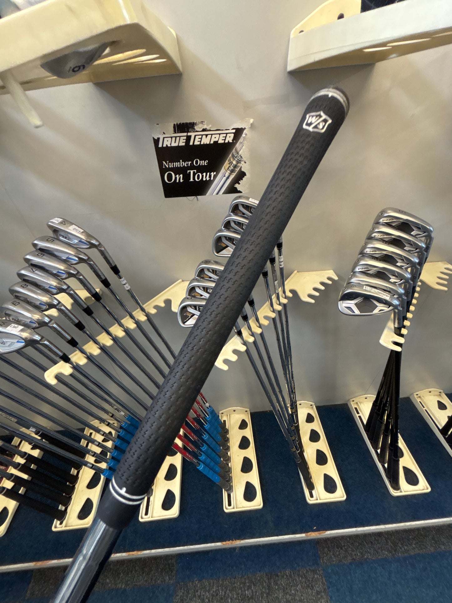 Wilson Staff FG TOUR F5 FORGED (4-PW) (STIFF FLEX)