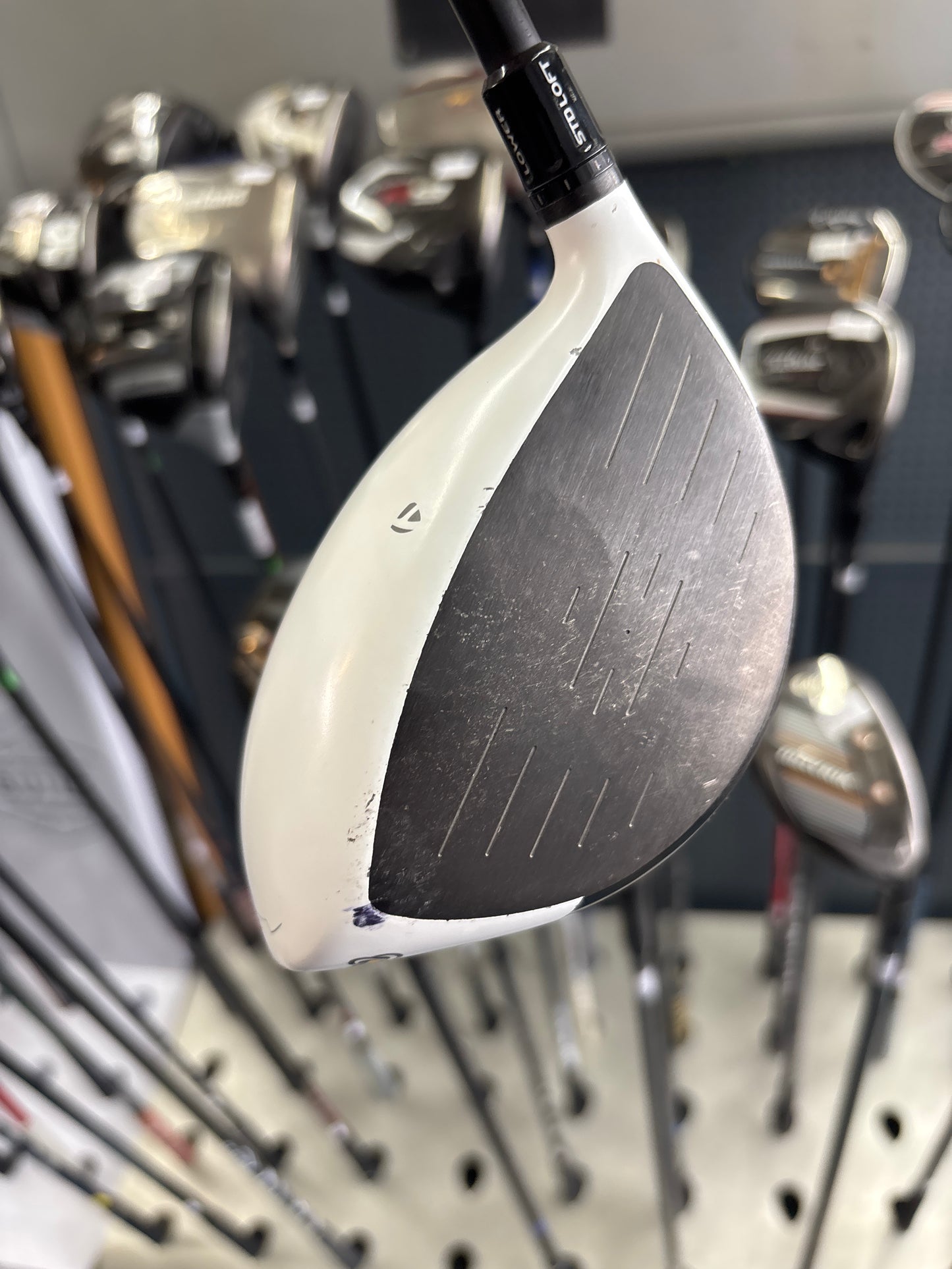 Taylormade R11 9” DEGREE (STIFF FLEX)