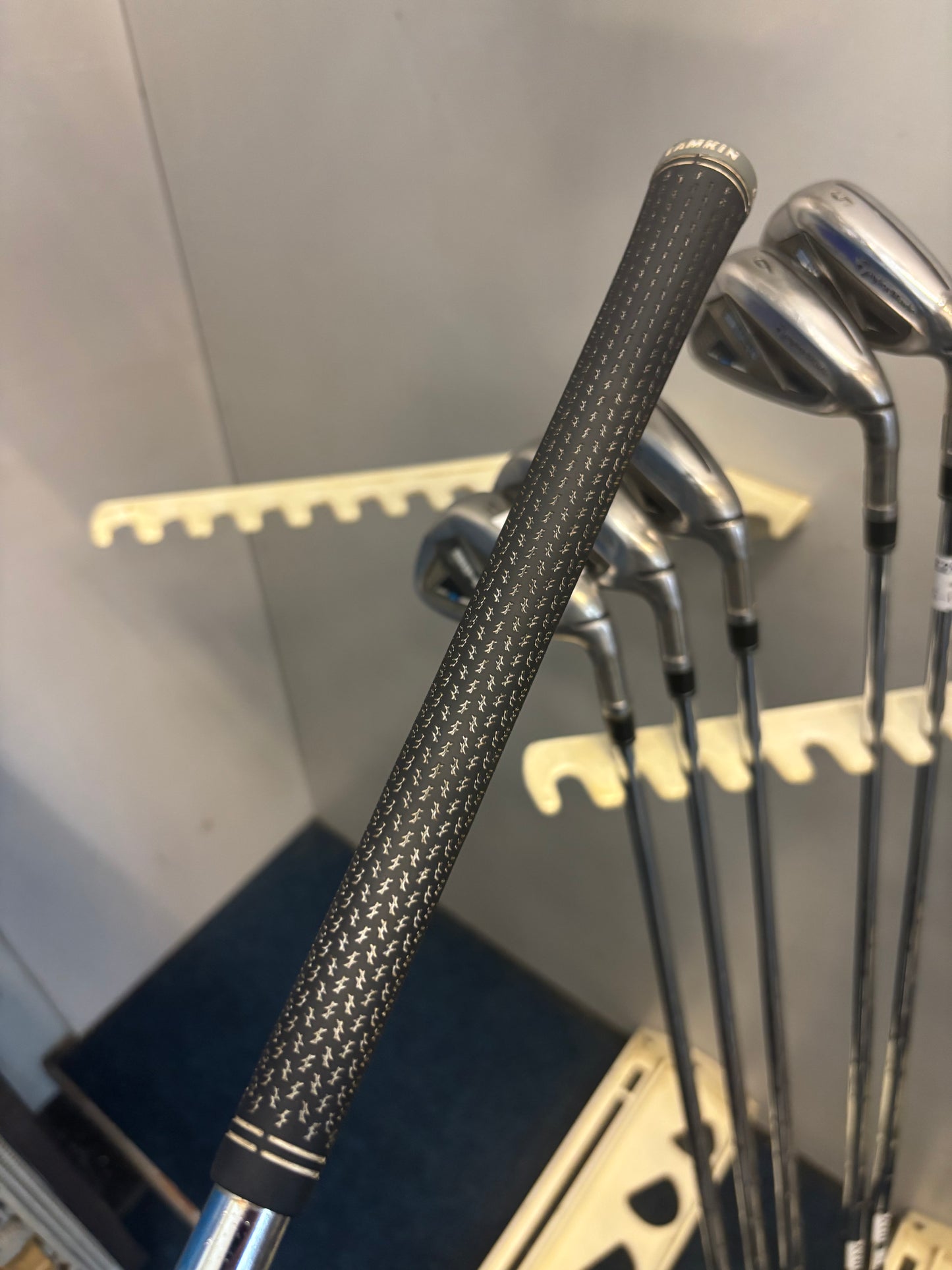 Taylormade SIM2 MAX (5-PW) (STIFF FLEX)