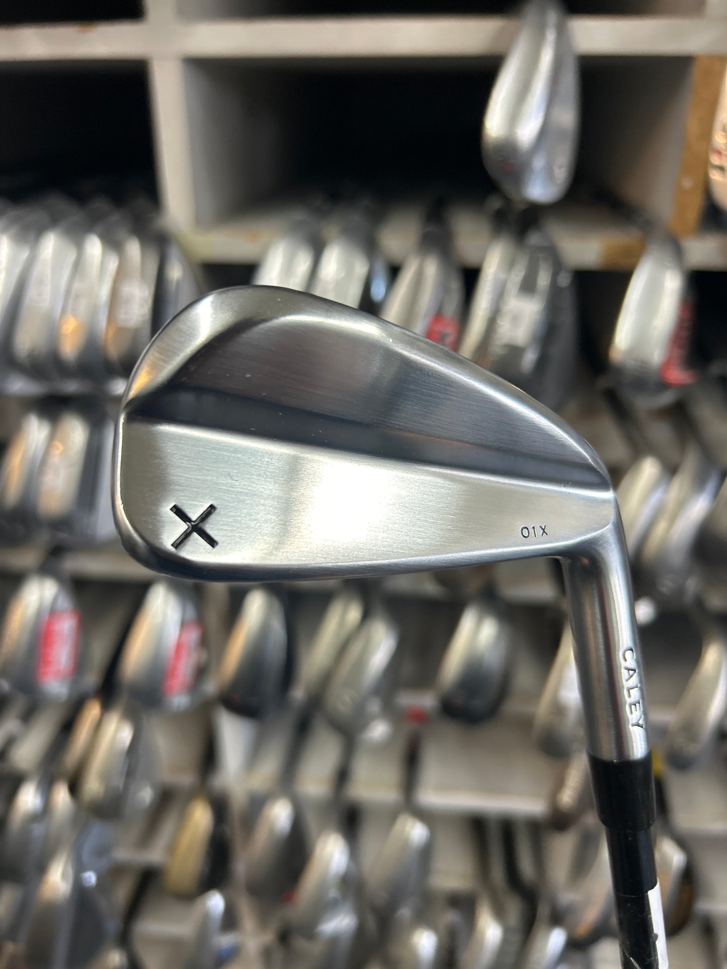 Caley O1X 3 Iron (REGULAR GRAPHITE FLEX)