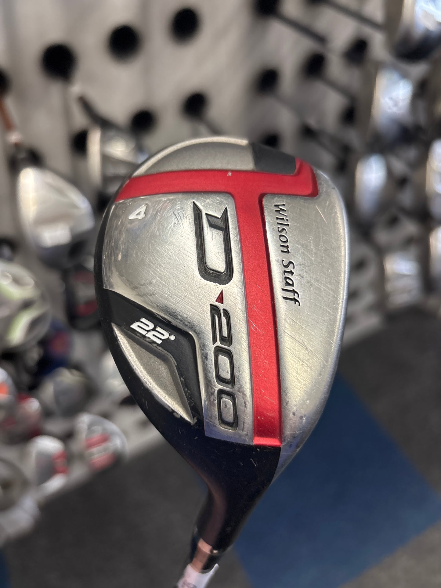 Wilson Staff D-200 (4 Hybrid 22 Degree Regular FLEX)