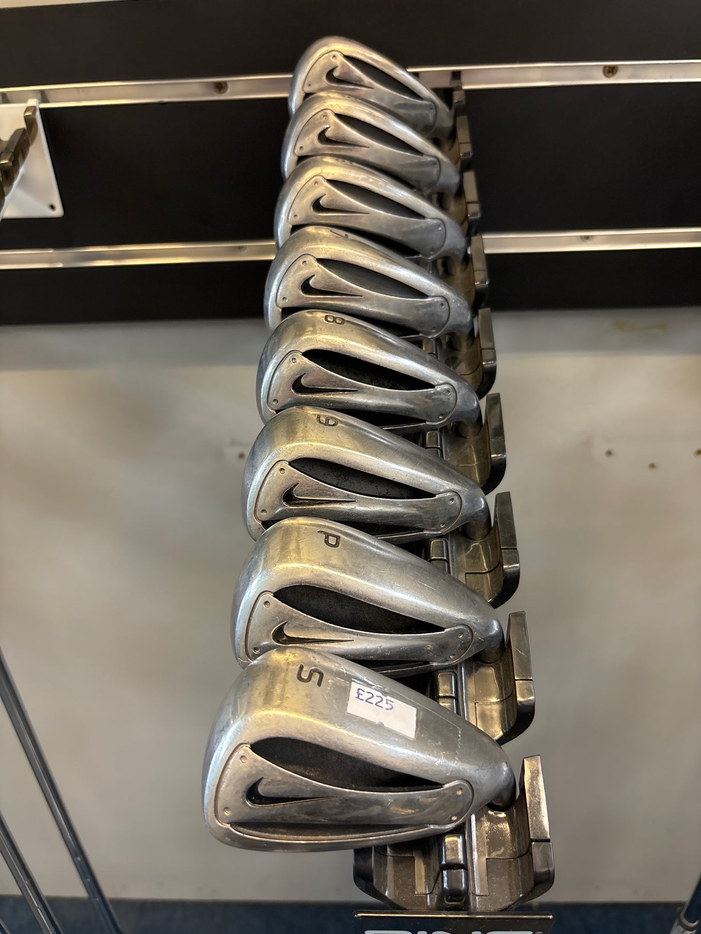 Nike Irons (4-PW+SW) (REGULAR GRAPHITE FLEX)