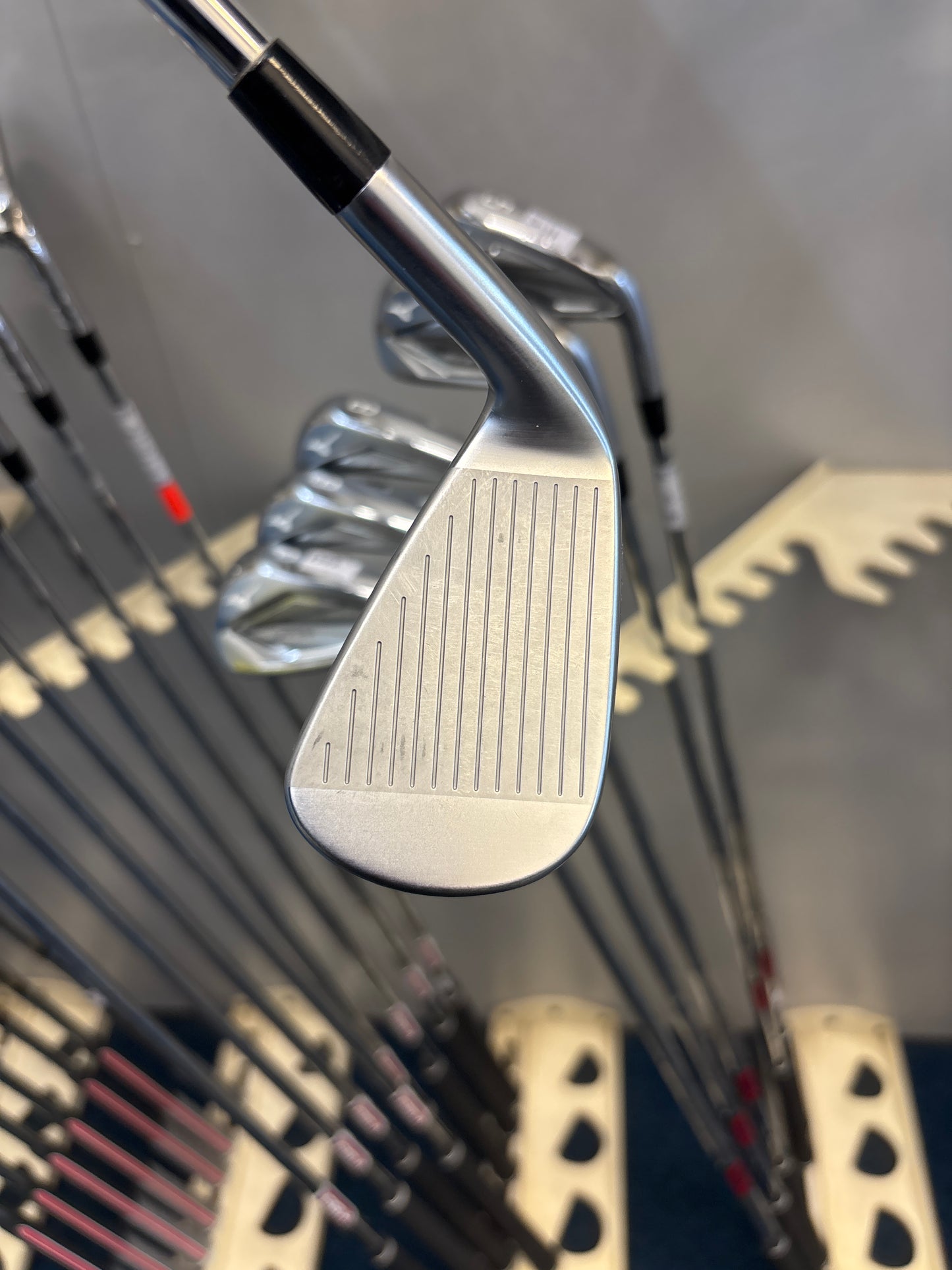 Mizuno JPX923 GRAIN FLOW FORGED (5-PW) (STIFF FLEX, 1 Inch Longer)