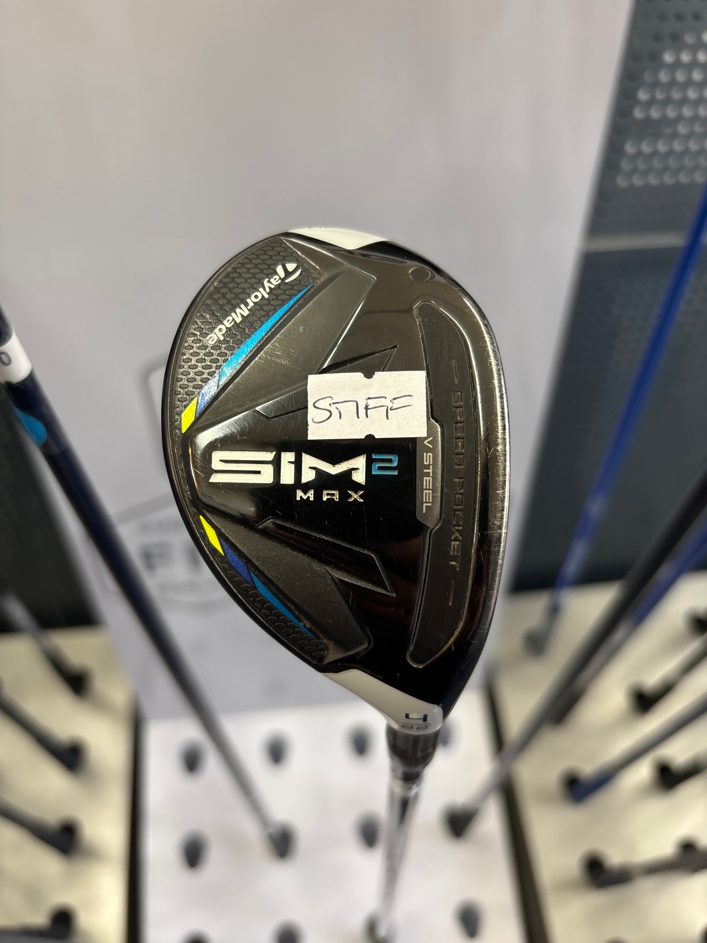 Taylormade SIM 2 MAX 4 Hybrid (STIFF FLEX)