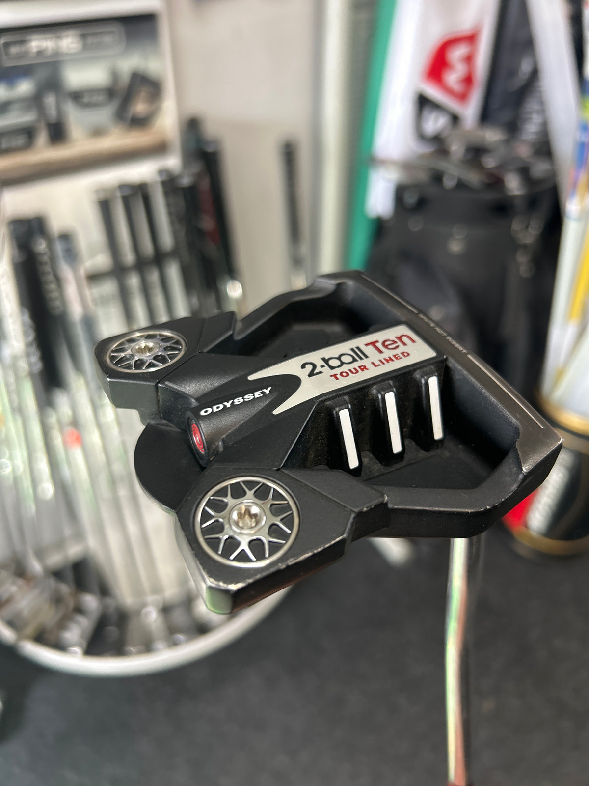 Odyssey 2 Ball Ten Tour Lined (34”)
