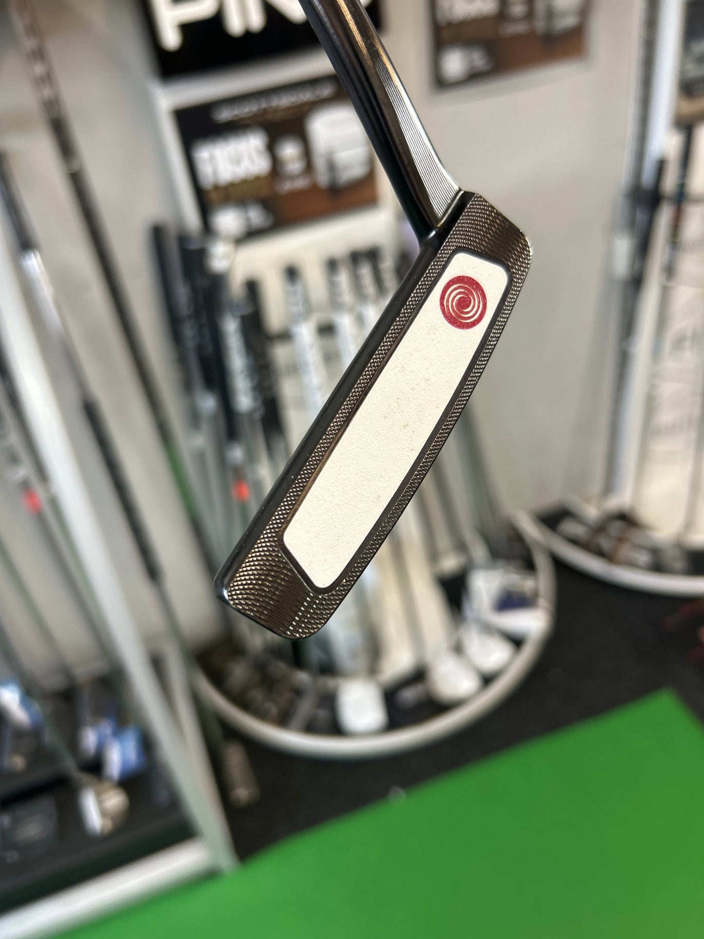 Odyssey BLACK SERIES IX 9 (34”)