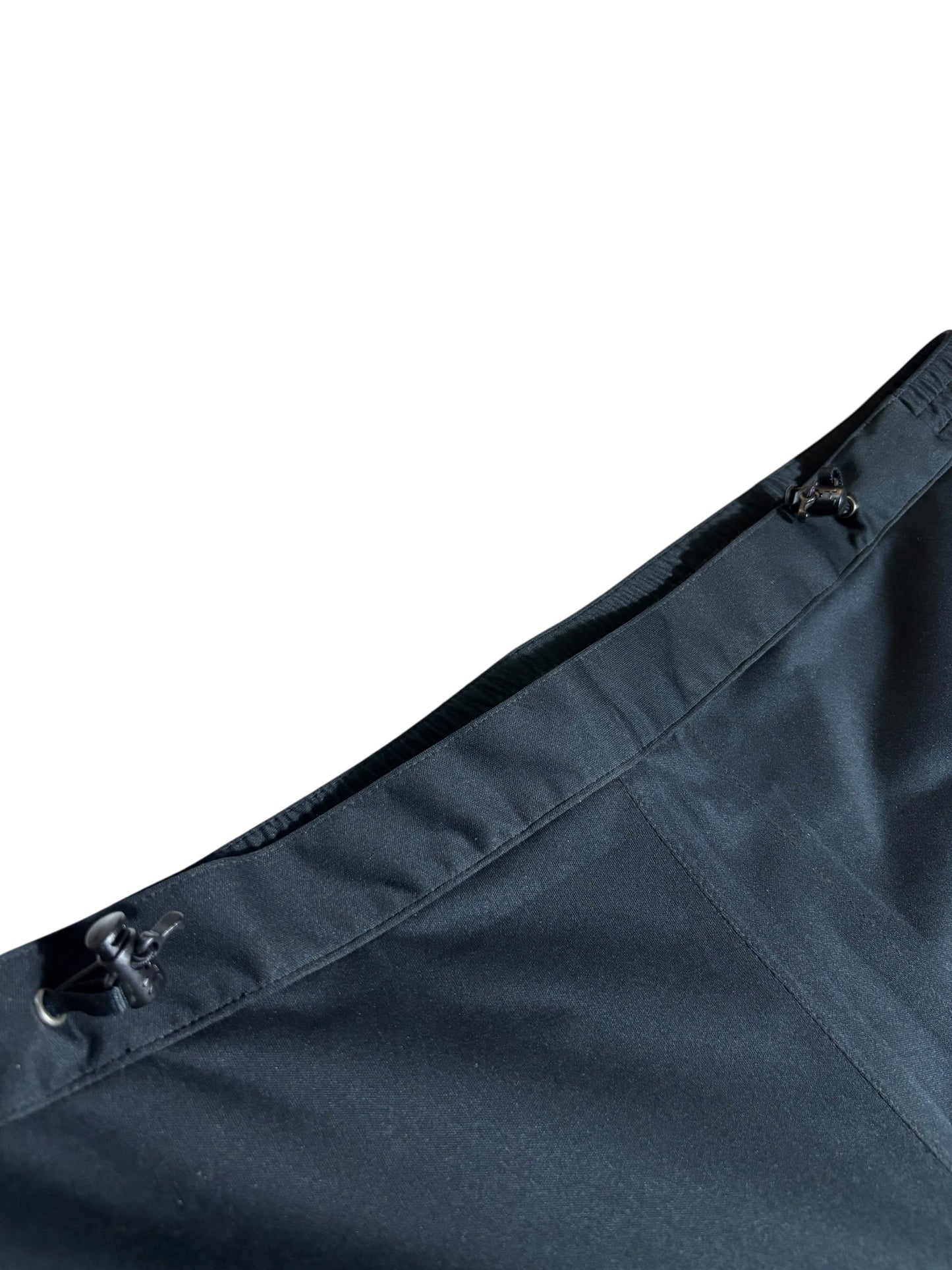 Clearance UNDER ARMOUR Loose Waterproof Trousers (MENS XXL LEG 31”)