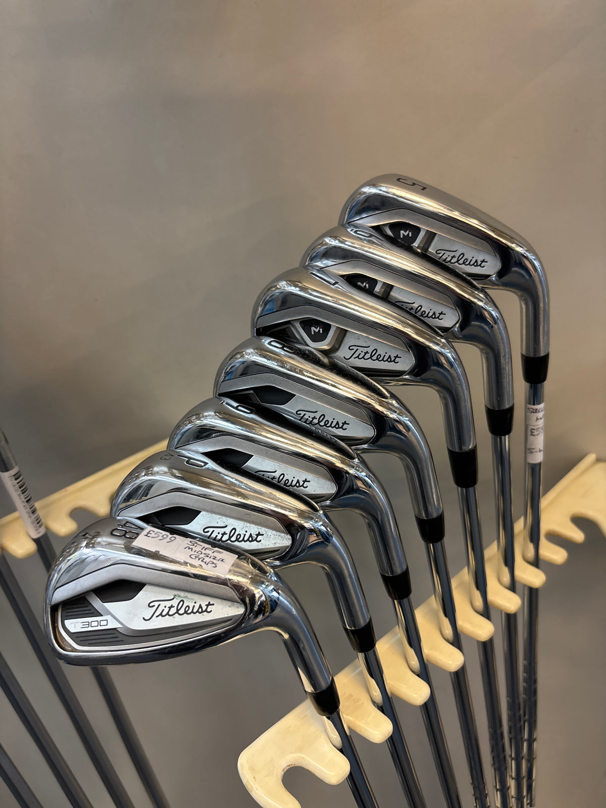 TITLEIST T300 (5-PW+GAP) (STIFF FLEX)