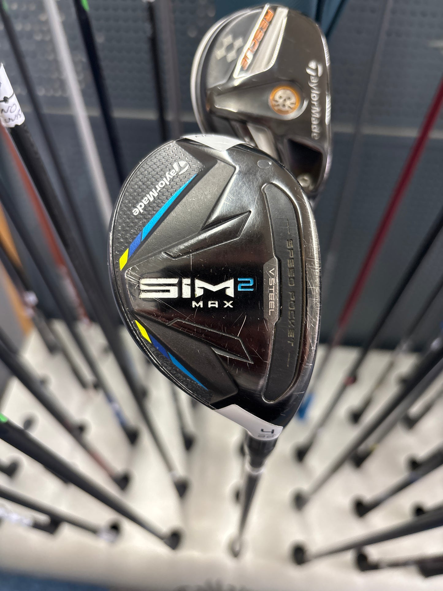 Taylormade SIM 2 Max/ 4 HYBIRD 22 DEGREE (REGULAR FLEX)