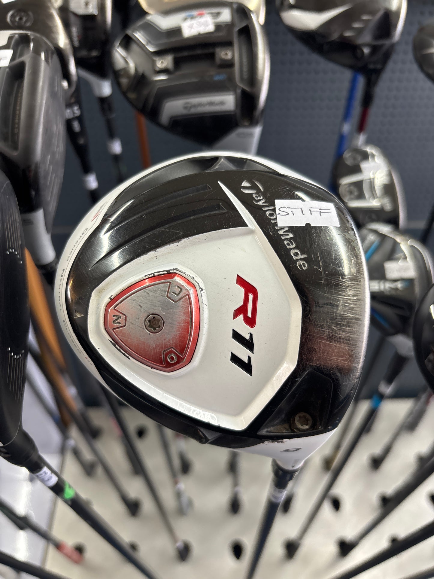 Taylormade R11 9” DEGREE (STIFF FLEX)