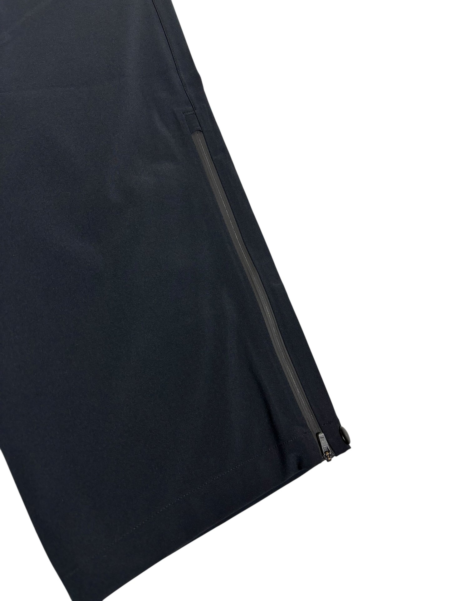 Clearance UNDER ARMOUR Loose Waterproof Gore-Tex Trousers (MENS XL LEG 31”)