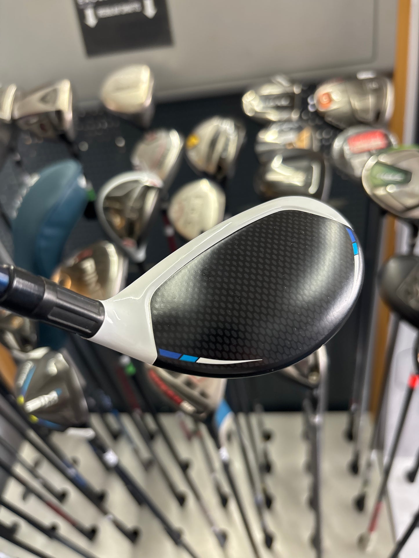 Taylormade SIM 2 Max/ 4 HYBIRD 22 DEGREE (REGULAR FLEX)