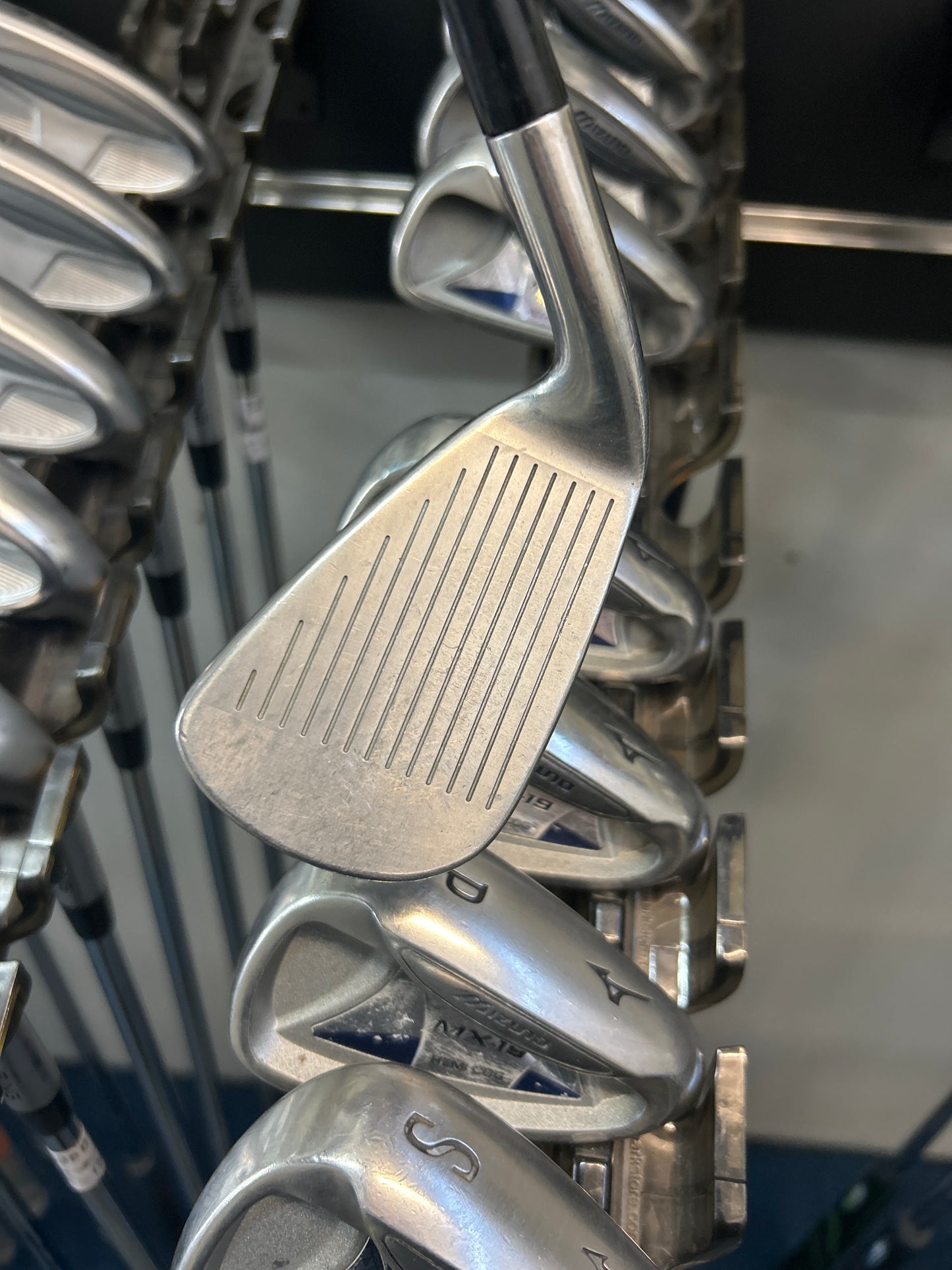 MIZUNO MX-19 (3-PW+SW, REGULAR FLEX)