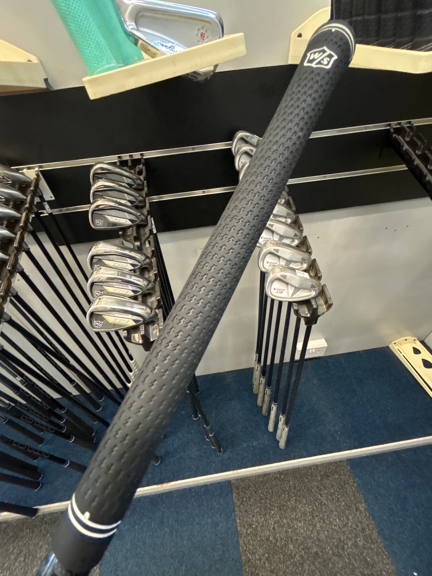 Wilson D9 (5-PW+GAP) (Graphite Regular Flex)