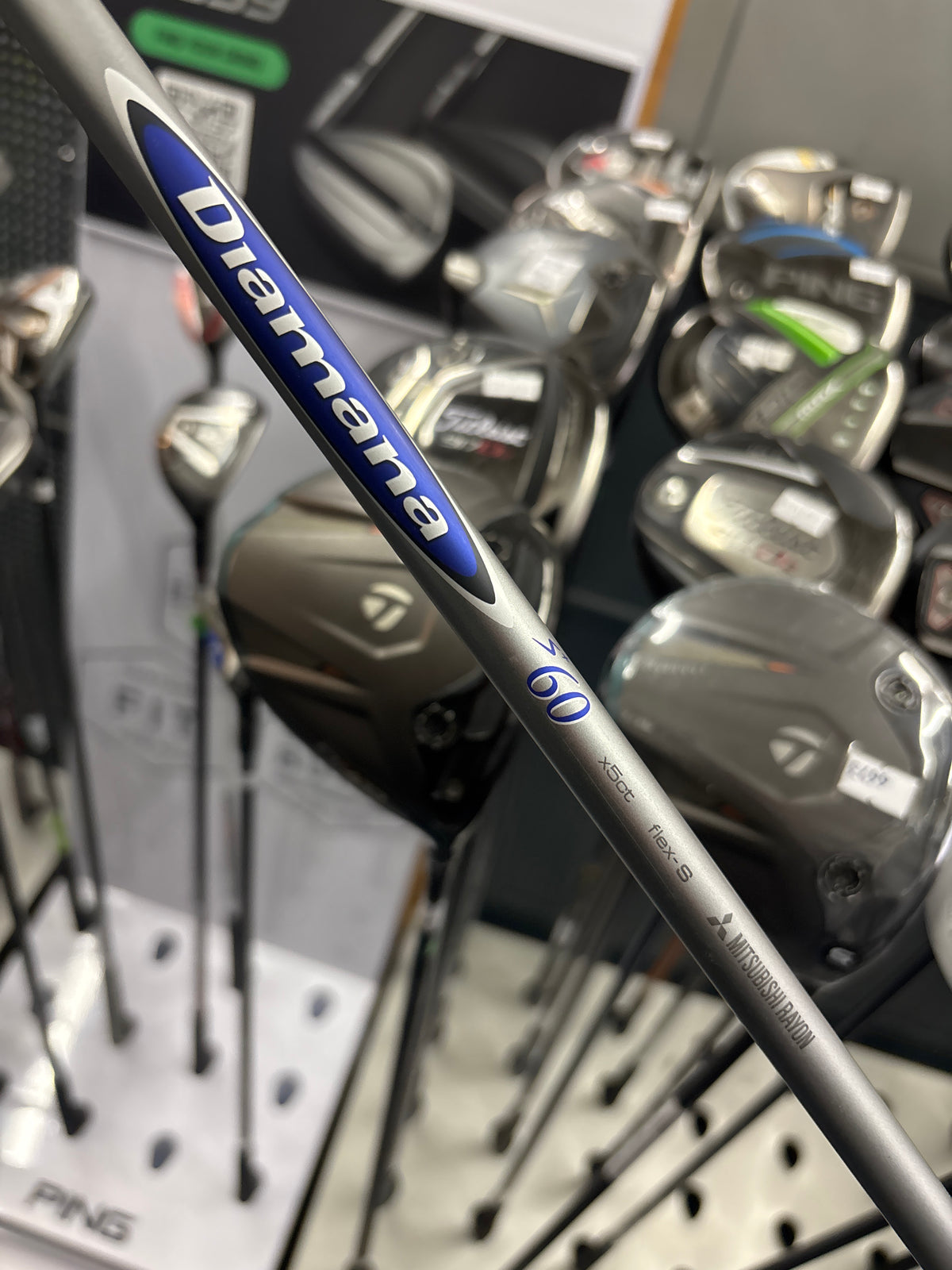 TITLEIST 915 D2 9.5 DEGREE (STIFF SHAFT)