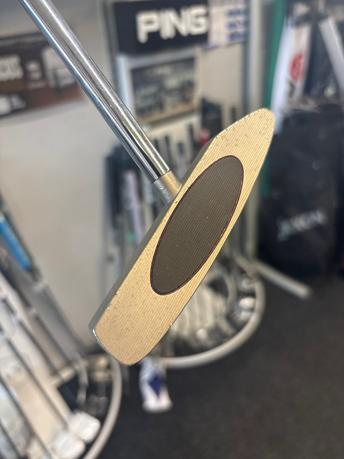 Wilson Deep Red DR044 (35”) (Centre Shaft)