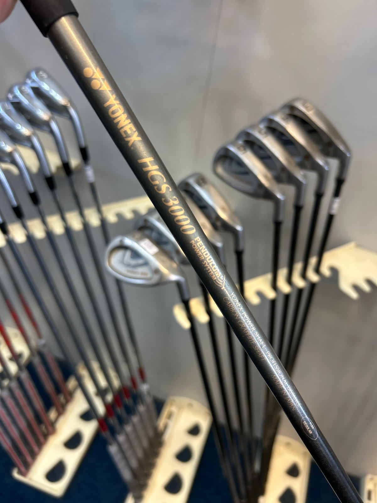 YONEX V Mass 250 (3-PW+SW) (Regular Graphite Flex)