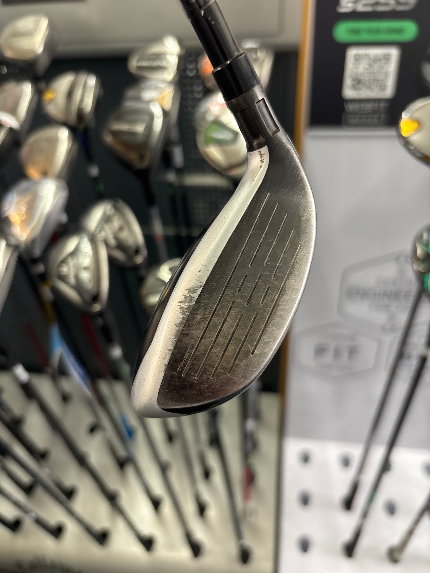 Taylormade M6 4 HYBRID 22 DEGREE (STIFF FLEX)