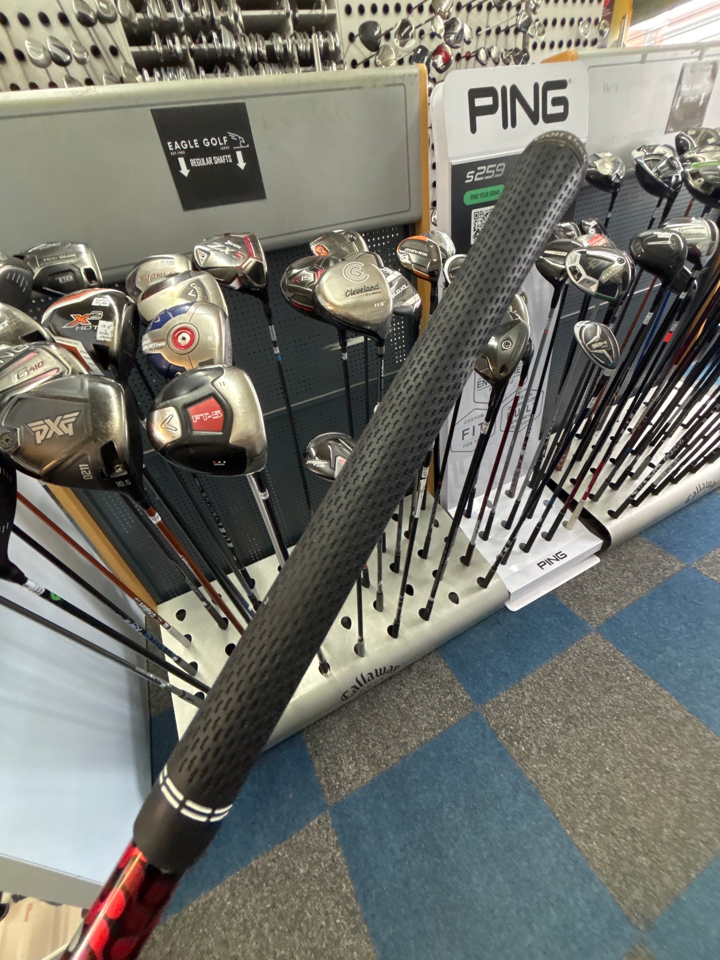 Taylormade M4 10.5 DEGREE (REGULAR FLEX)