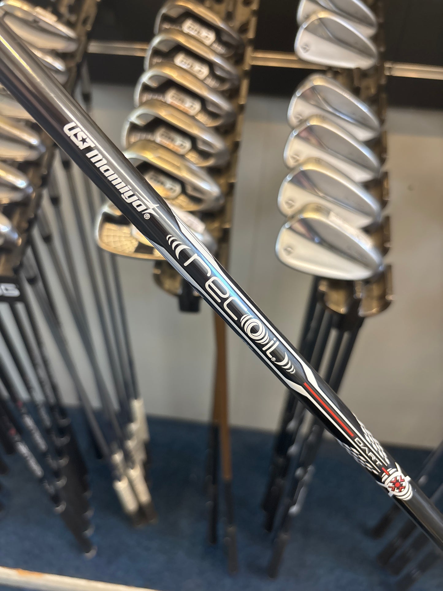 TaylorMade P790 (5–PW+GAP) (REGULAR GRAPHITE FLEX)