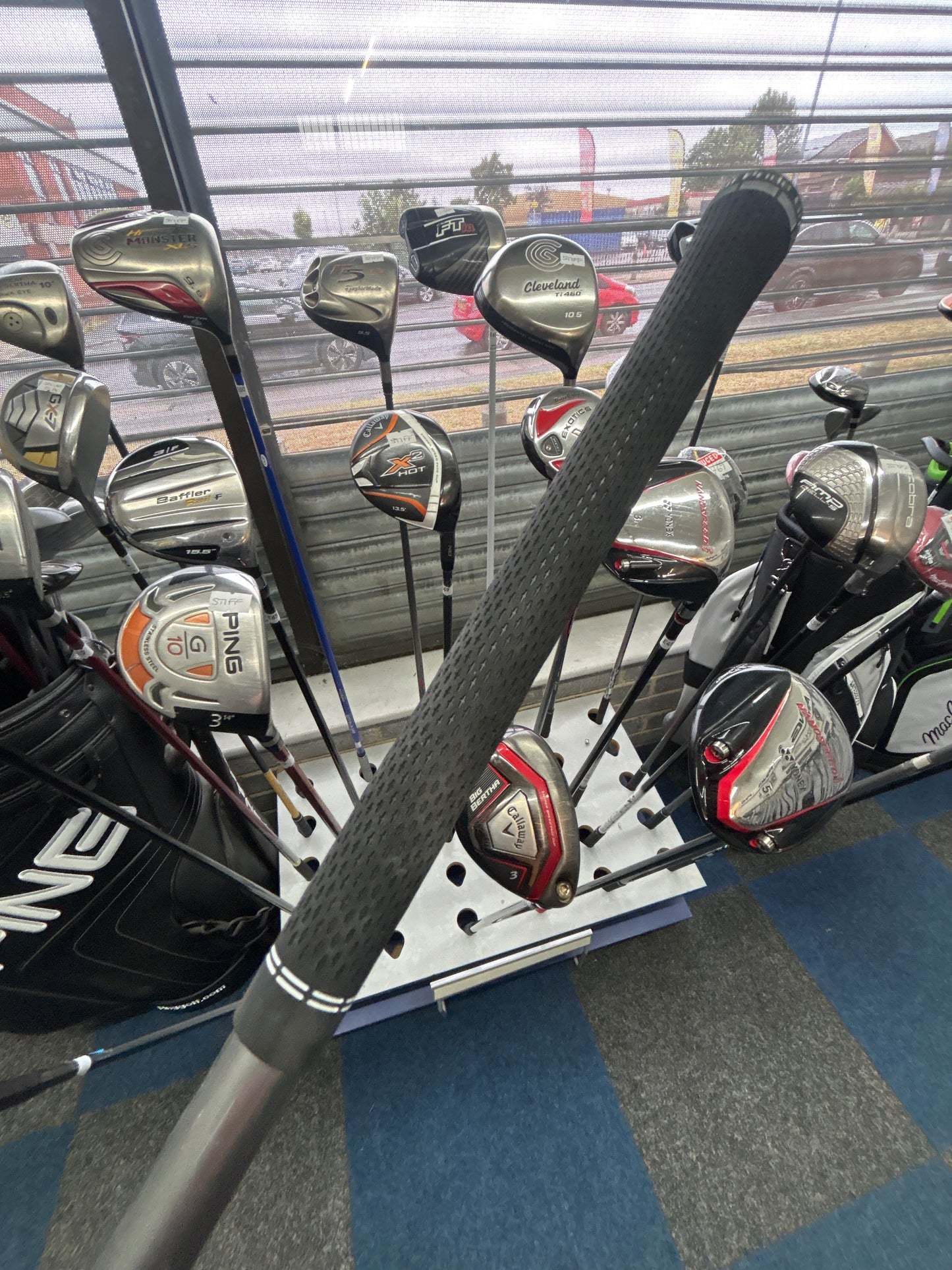 TAYLORMADE SIM MAX-D 9.0” DEGREE(LITE REGULAR FLEX) (Left Handed)