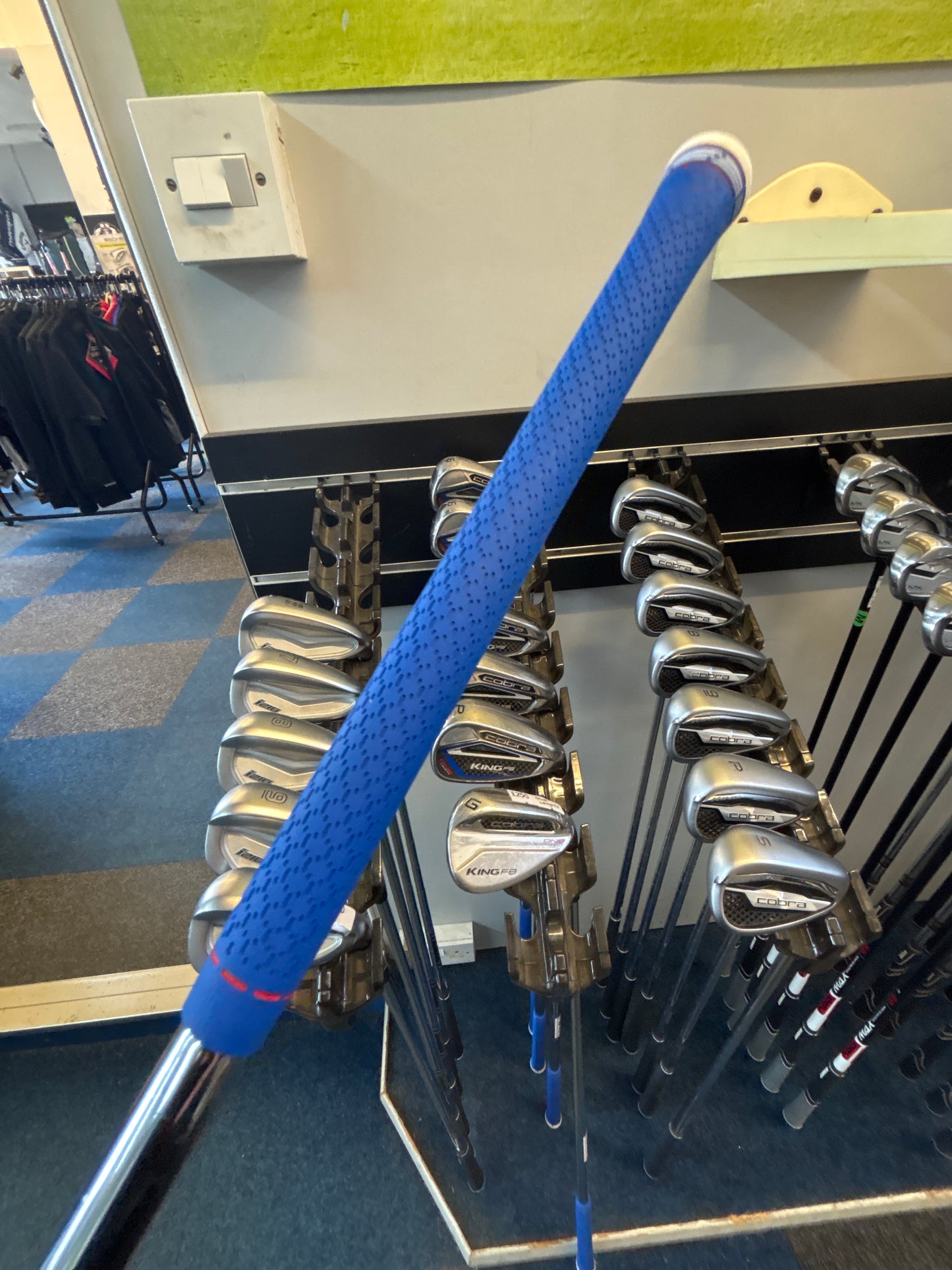 Cobra KING F8 ONE LENGTH 5-PW+GAP (REGULAR SHAFT)