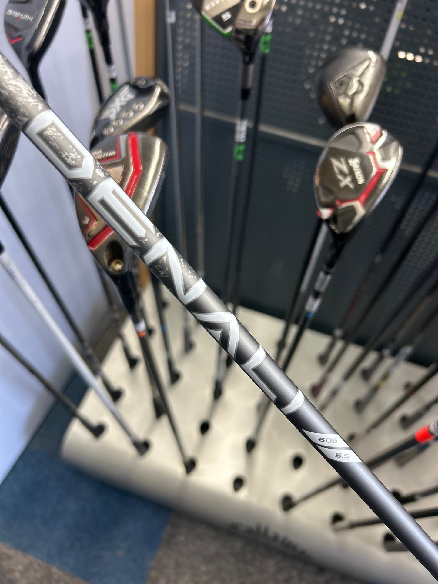 CALLAWAY QUANTUM MAX OS 4 HYBRID (Regular FLEX)