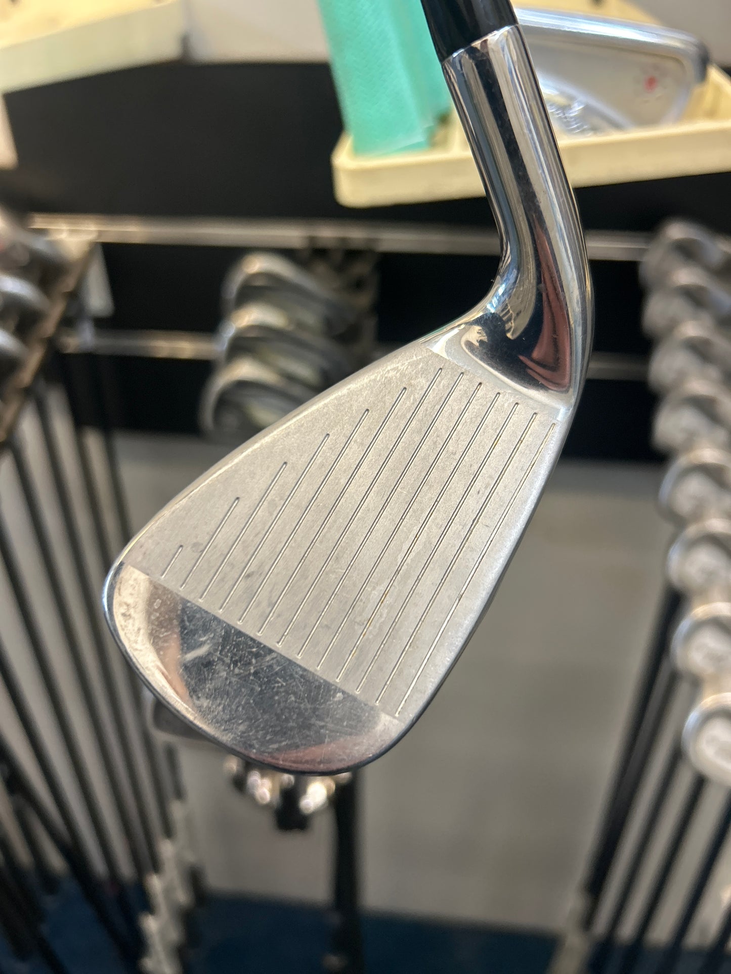 Wilson D9 (5-PW+GAP) (Graphite Regular Flex)