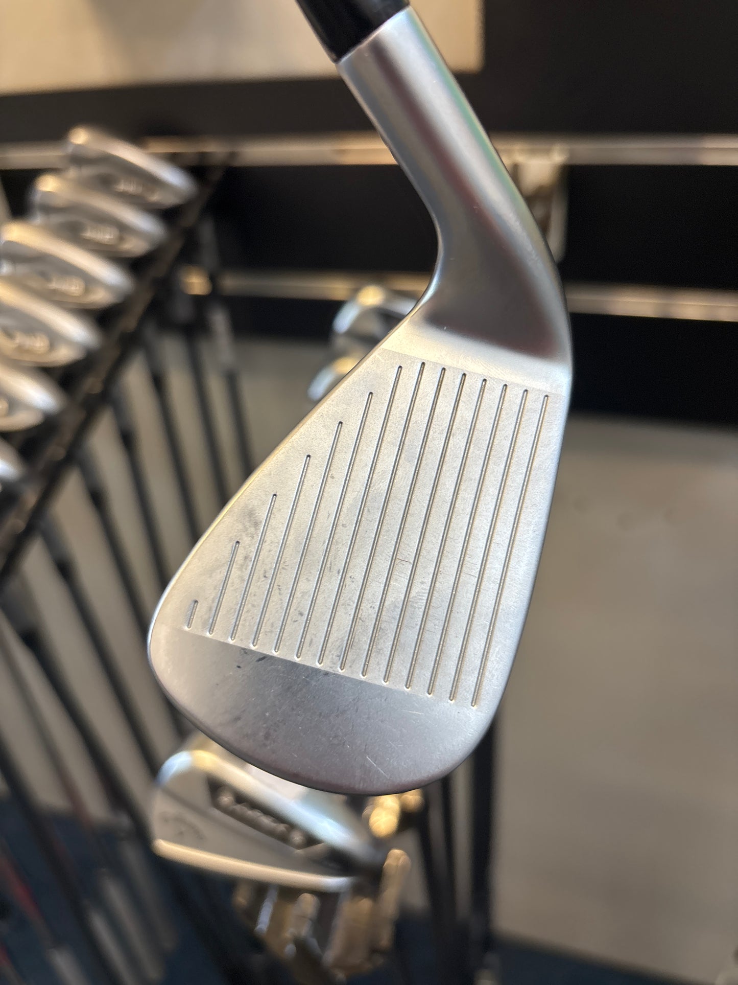 CALLAWAY APEX AI200 FORGED (6-PW +AW) (REGULAR GRAPHITE FLEX)