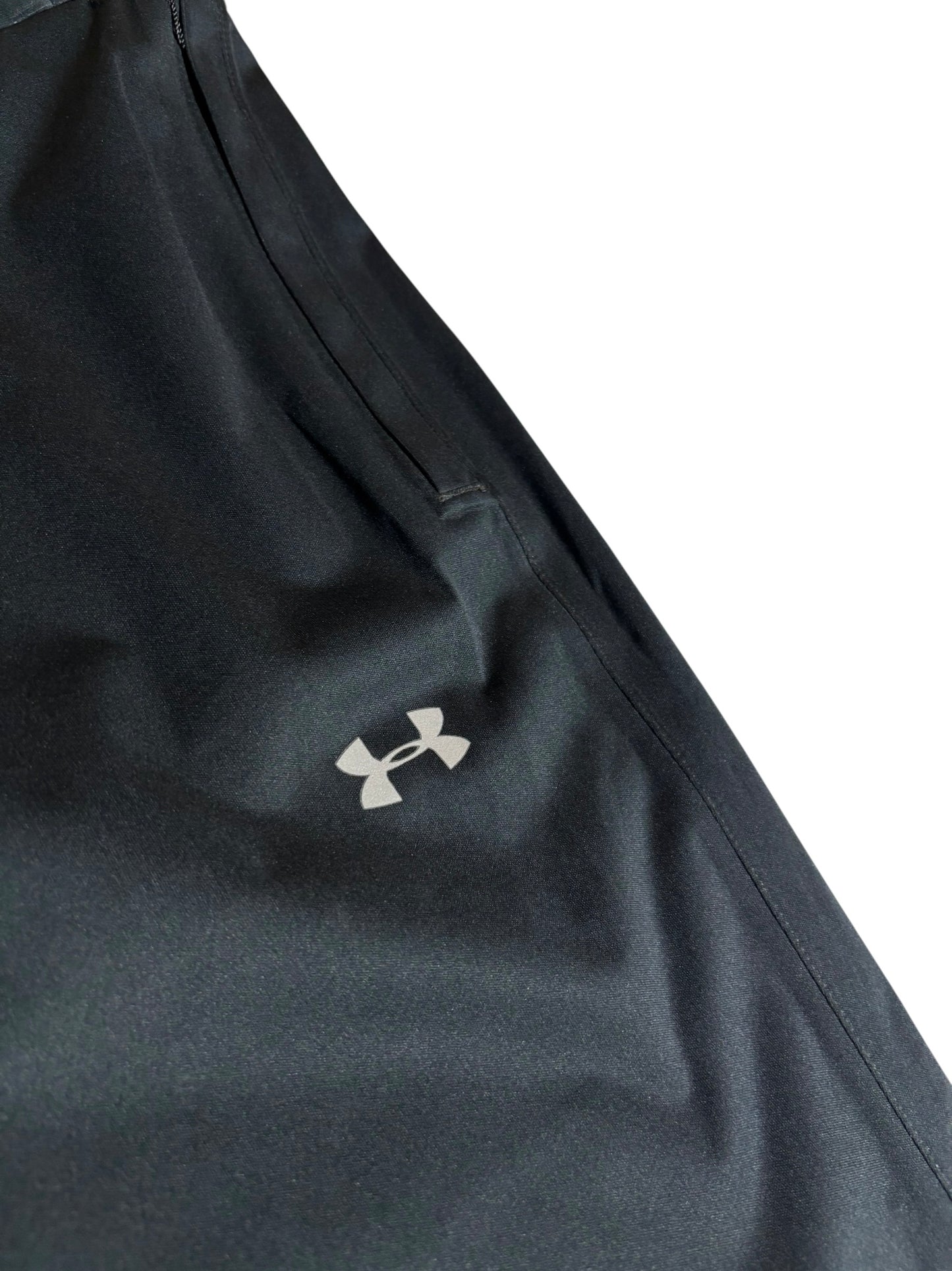 Clearance UNDER ARMOUR Loose Waterproof Trousers (MENS XXL LEG 31”)