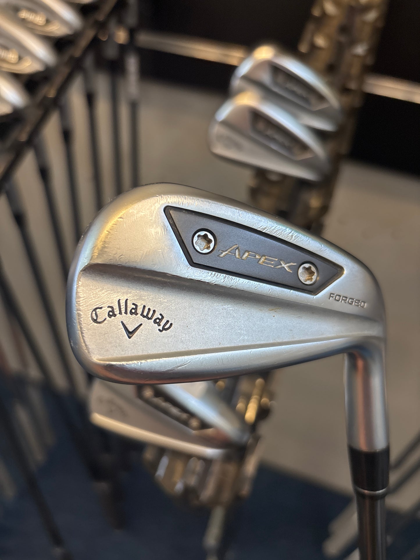 CALLAWAY APEX AI200 FORGED (6-PW +AW) (REGULAR GRAPHITE FLEX)