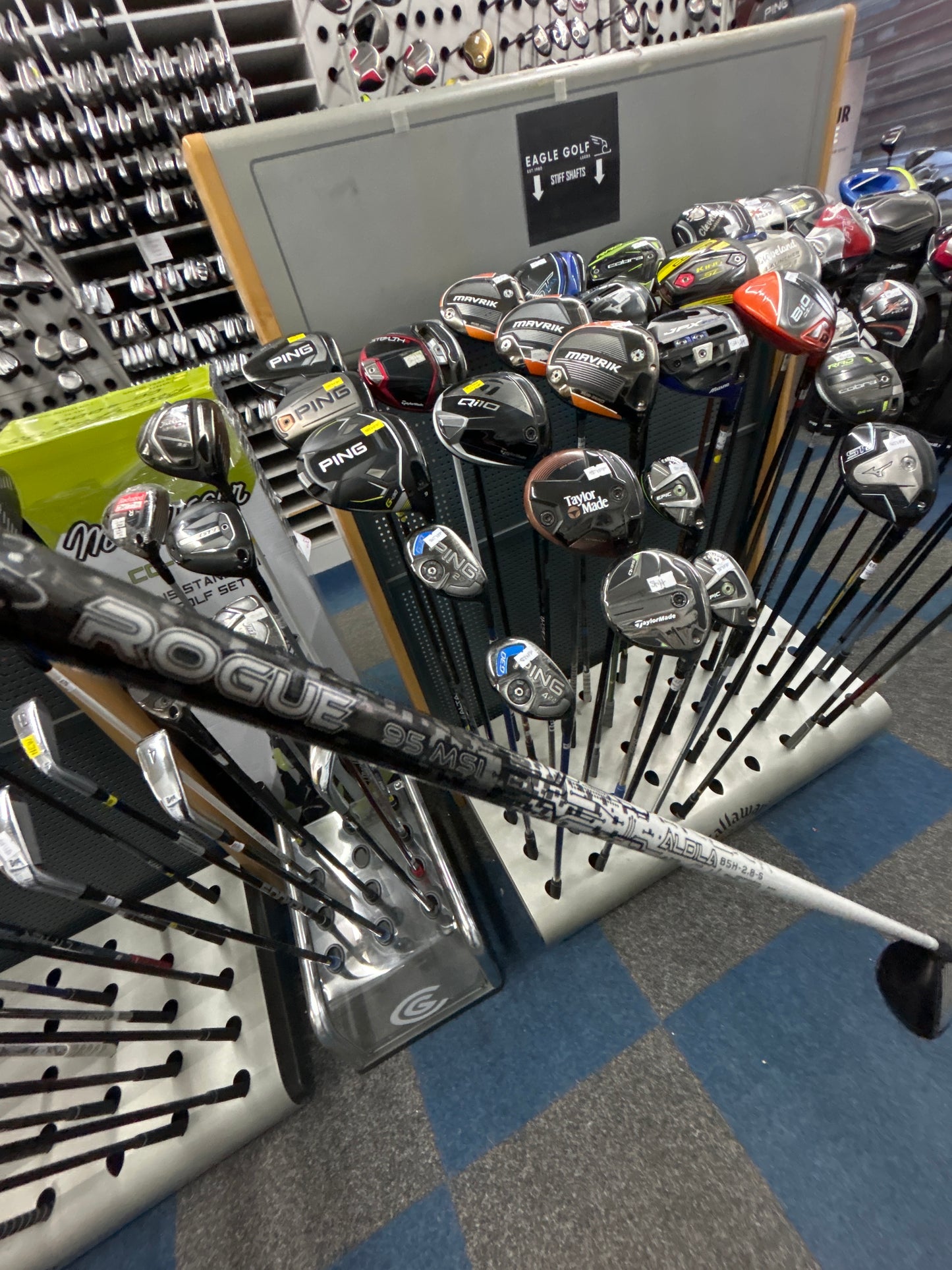 Titleist 915Hd 2 HYBIRD (STIFF FLEX)