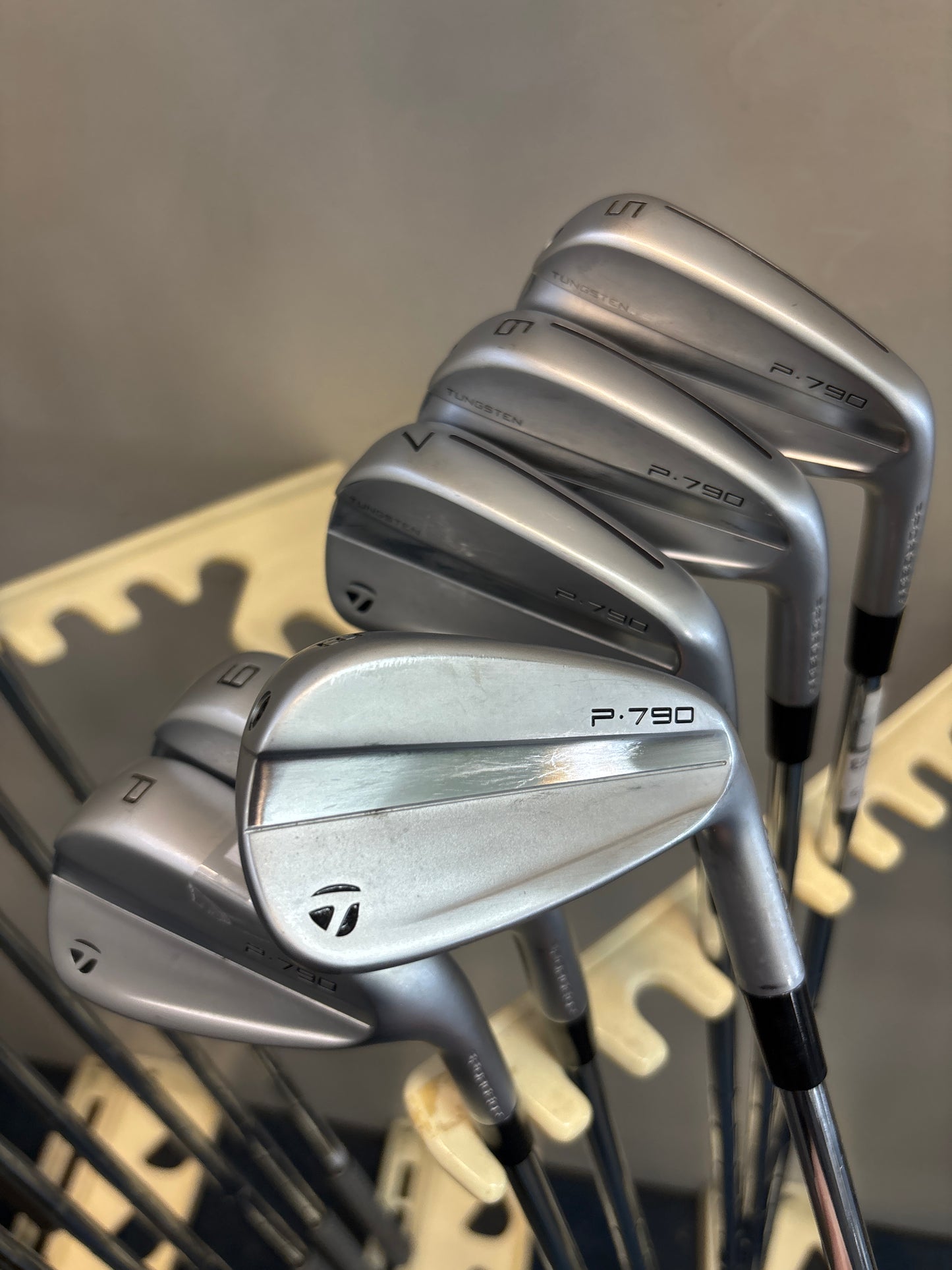 Taylormade P790 Forged (5-PW STIFF FLEX)